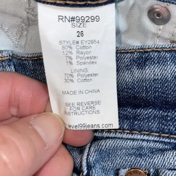 Anthropologie Level 99 Size 26 Star Embroidered Distressed Jeans - Picture 7 of 7